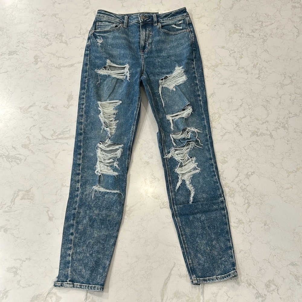 AE Stretch Ripped High Rise Straight Stretch Leg Mom Jean Destroy Your Blues